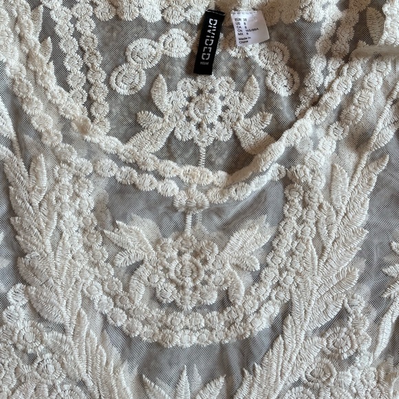 H&M Divided Lace 3/4 Sleeve Top | Women's 8 - Picture 3 of 5